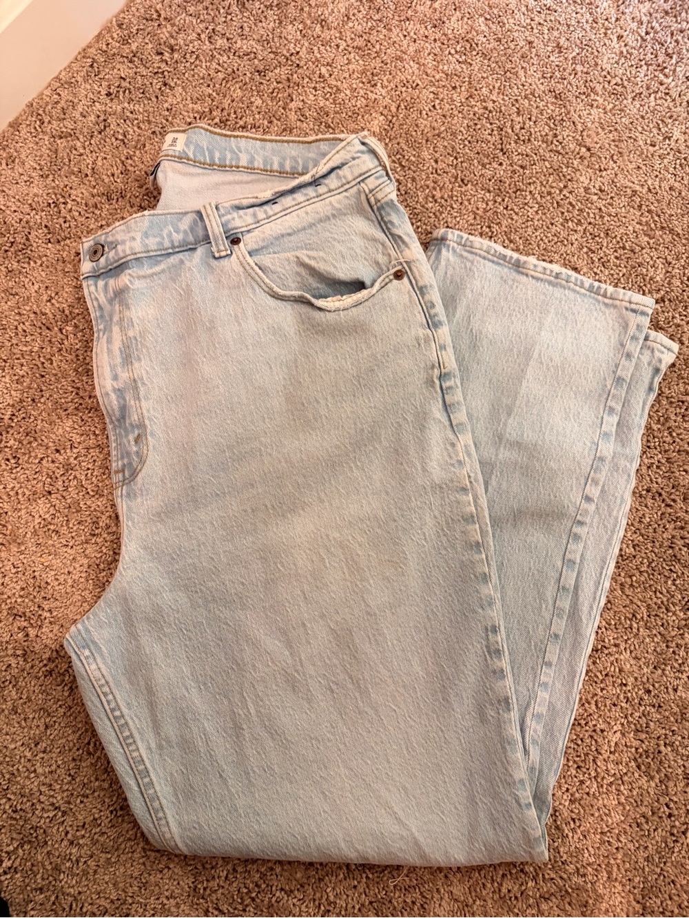 Abercrombie & Fitch Light Wash Straight Leg Women's Jeans